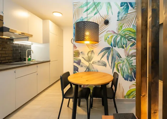 Victoria 2 People Parking Ac Wifi Apartment