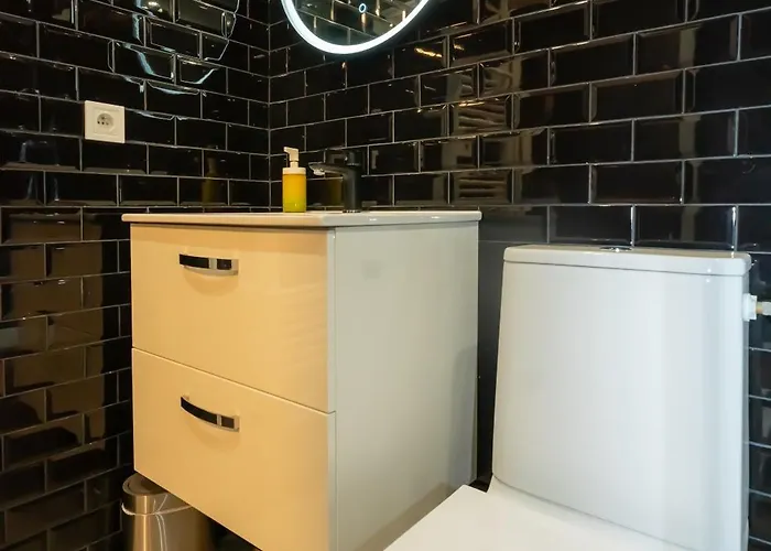 Victoria 2 People Parking Ac Wifi