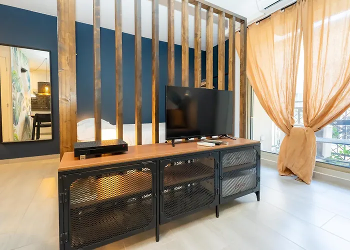 Victoria 2 People Parking Ac Wifi *